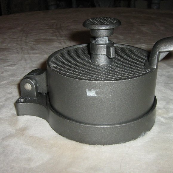 Adjustable Burger Press Great for making Thick or Thin Hamburgers or Rice Cakes - Picture 1 of 2